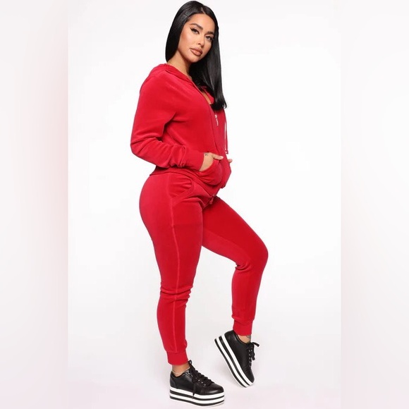 Fashion Nova Red velour set❤️ - Picture 2 of 8